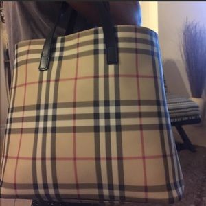 SOLD-Burberry London Clutch